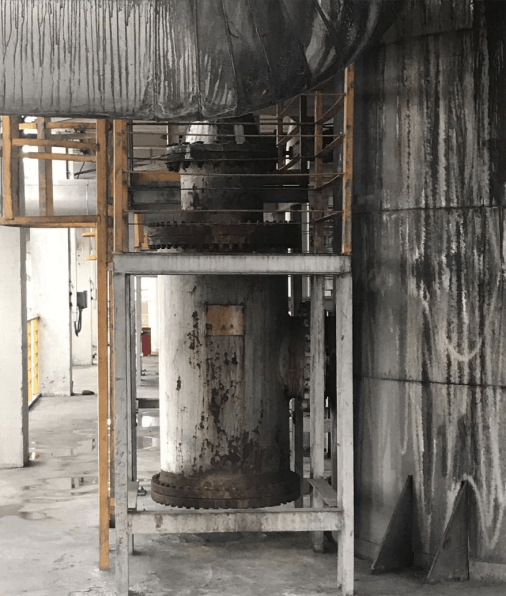 閃蒸緩沖裝置安裝現(xiàn)場(chǎng)