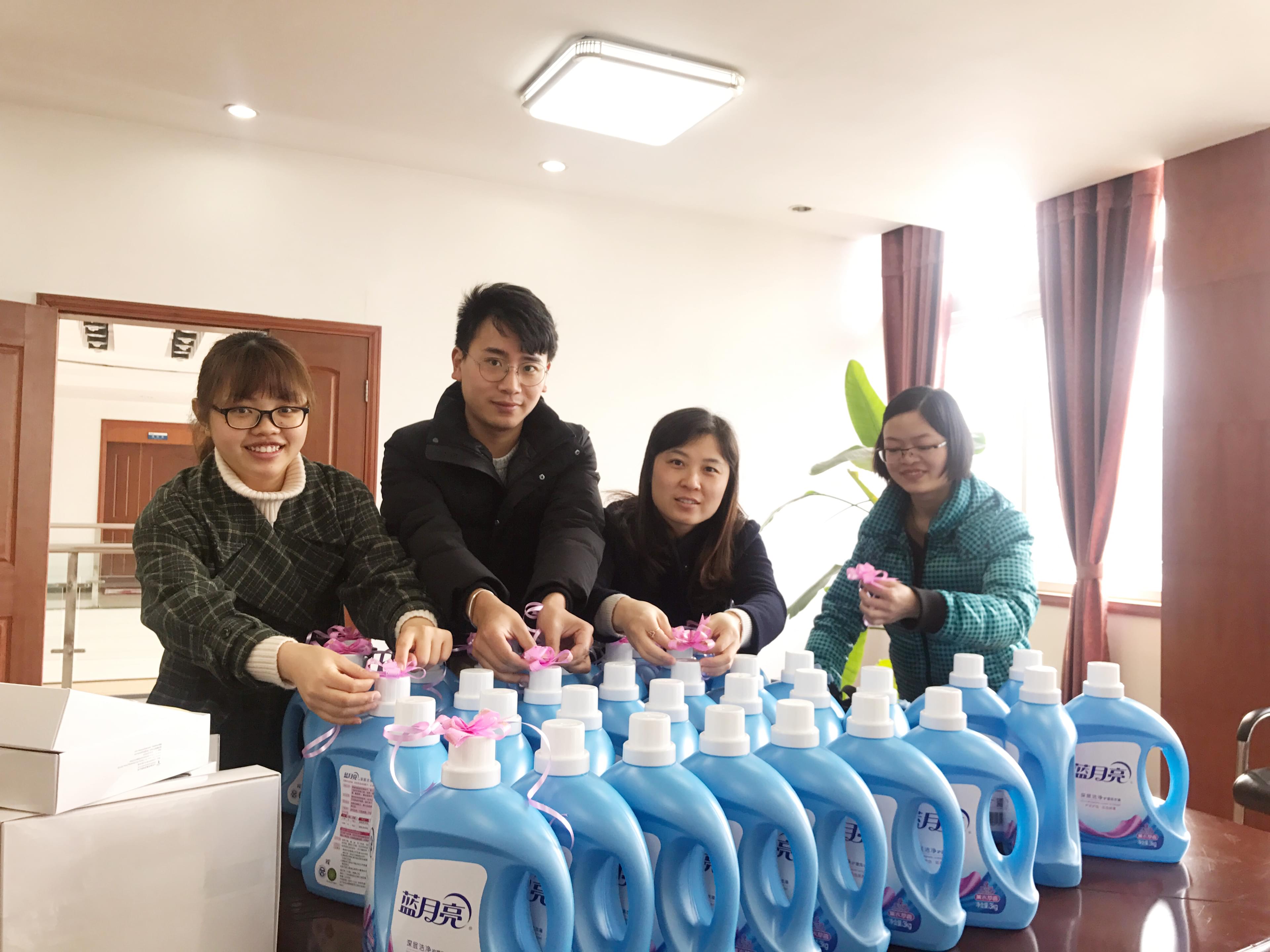 江蘇江河婦女節(jié)禮品準(zhǔn)備